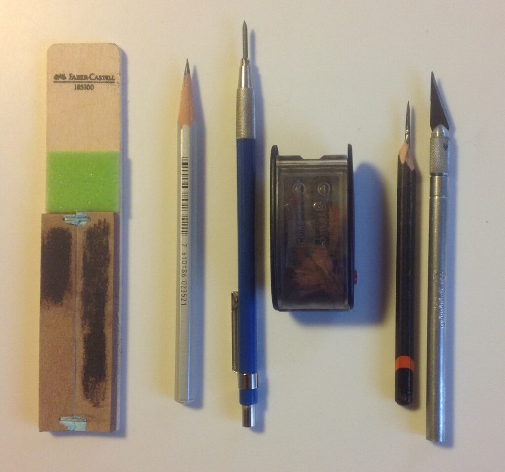 The sharp materials you need for a graphite drawing